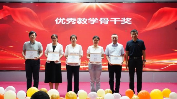 16bd9b87-79fa-4c96-9eb5-e3d28837ec1e.jpg